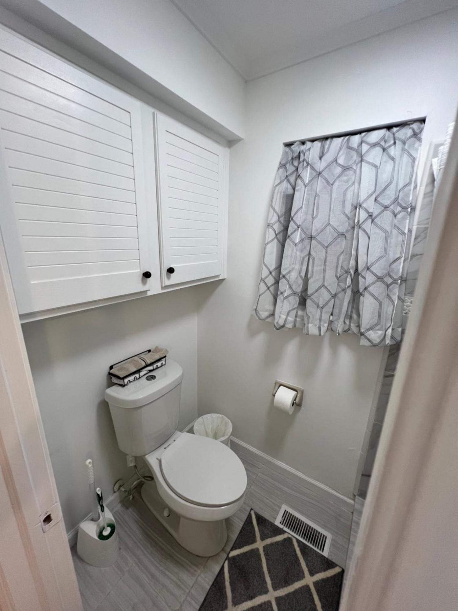 Cozy Private Suite 5 Min From Saint Francis Hospital And Woodland Hills Mall Талса Екстер'єр фото